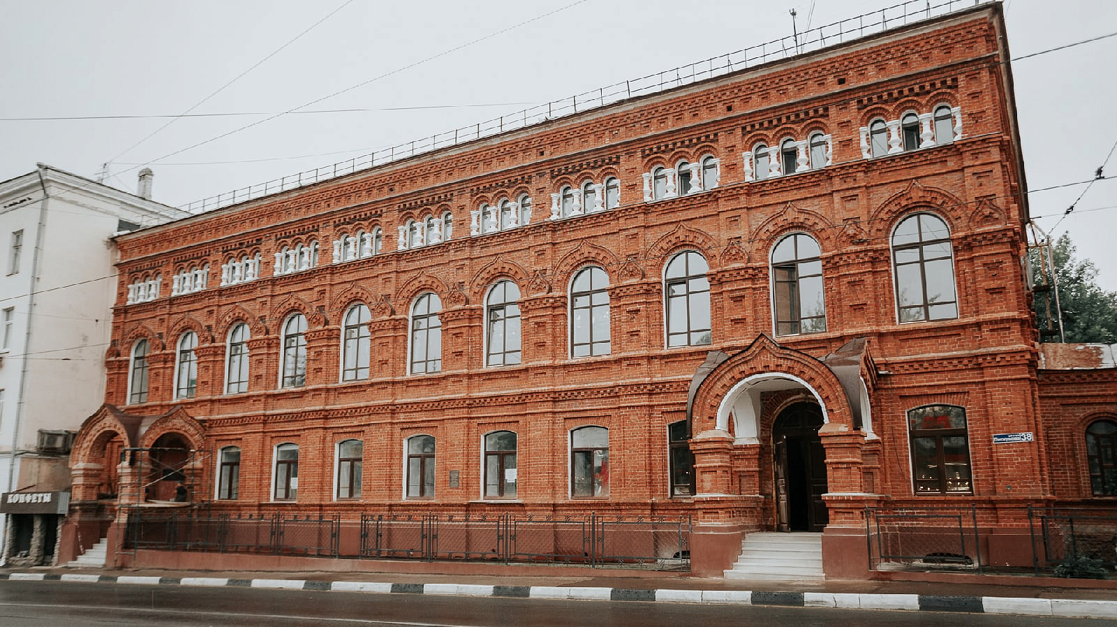 После капремонта открылся один из корпусов Мининского университета После капремонта открылся один из корпусов Мининского университета