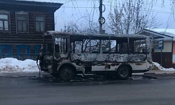 В посёлке Красные Баки сгорел автобус