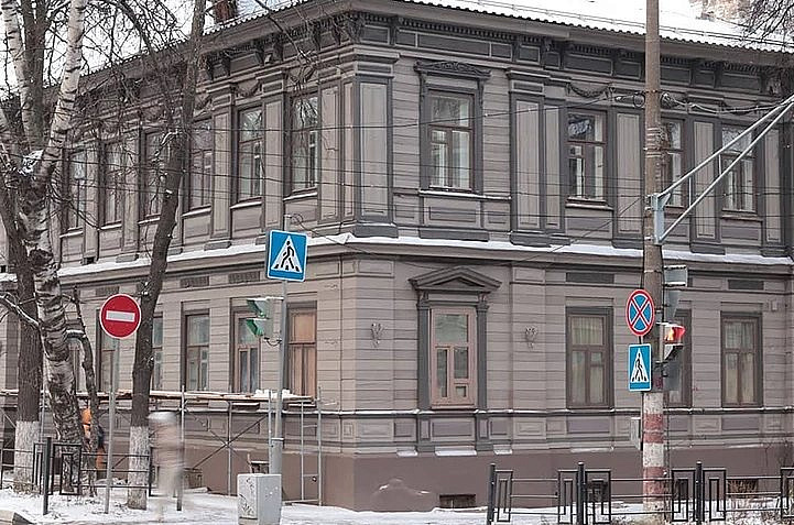 В Нижнем Новгороде ремонтируют старинную усадьбу В Нижнем Новгороде ремонтируют старинную усадьбу