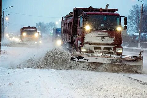Три трассы в Нижегородской области чистят от снега Три трассы в Нижегородской области чистят от снега